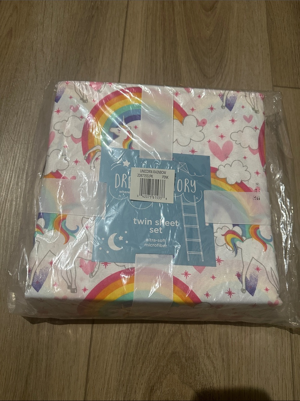 Dream Factory Unicorn Rainbow twin sheet set. New in package. Complete set